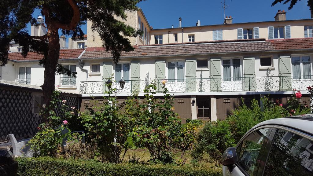 Hotel Du Cheval Rouge 베흑사이으 외부 사진