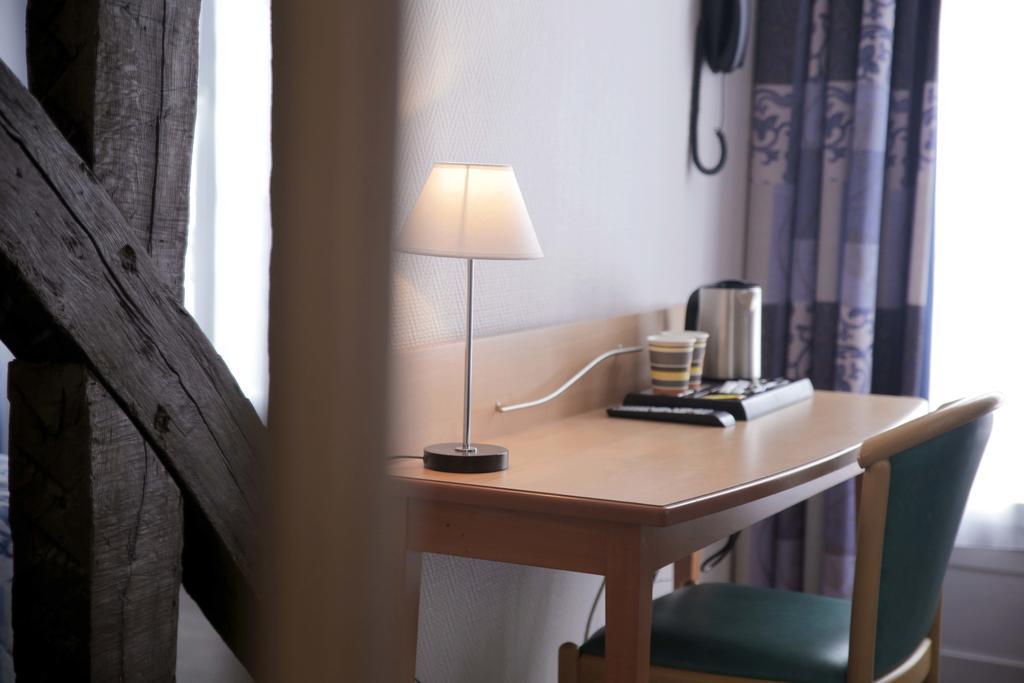 Hotel Du Cheval Rouge 베흑사이으 외부 사진